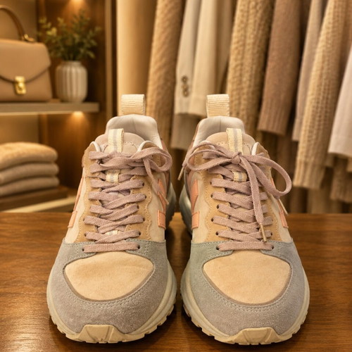 Veja Venturi VC Suede Sneakers size 37 like new, almond peach