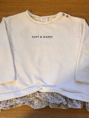 Zara spring sweatshirt like new, size 3-4 years, white with floral ruffle