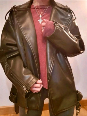 Oversized biker μπουφάν από vegan συνθετικό δέρμα με distressed όψη σε καφέ, μέγεθος M