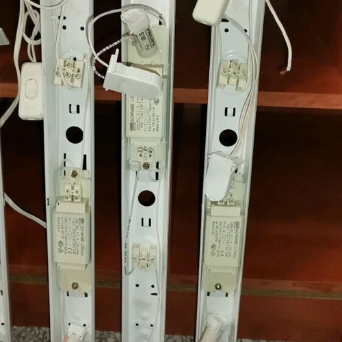 Ceiling lights used, pack of 12 scafakia