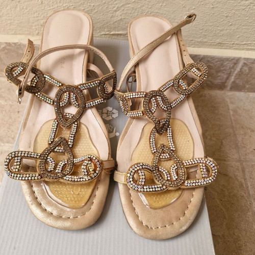 Alma en Pena sandals used, gold with rhinestones, size 39