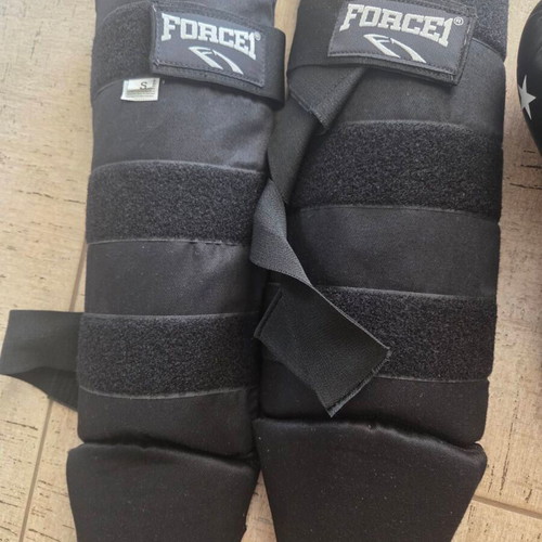 Kick boxing full set for kids like new, Force1