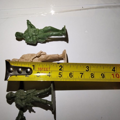 Plastic toy soldiers, set of 26