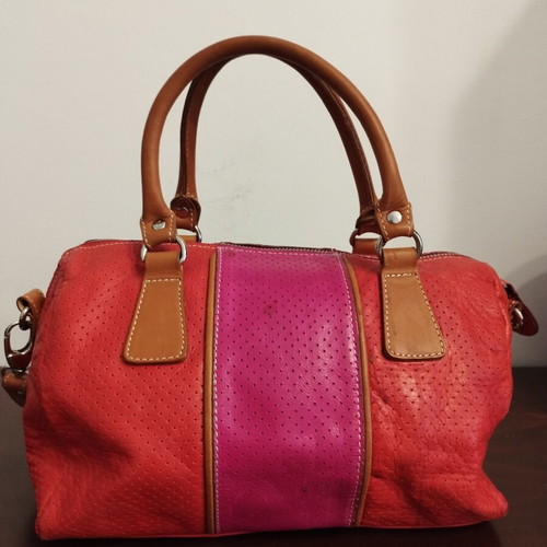 Hunter shoulder bag like new, red leather with pink stripe