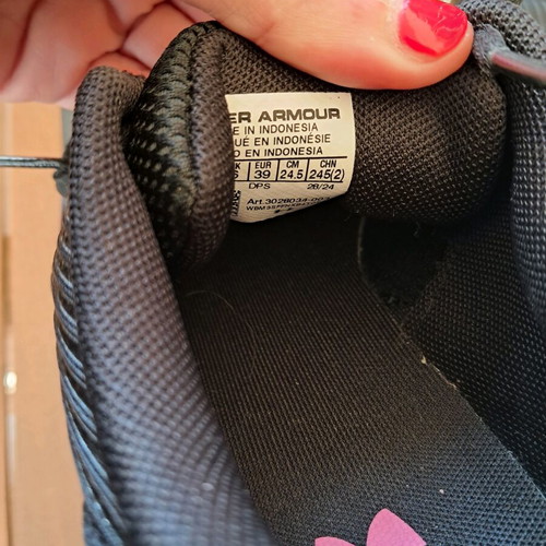 Under Armour athletic shoes like new, size 39, black pink