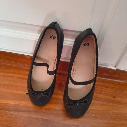 H&M Ballerina Shoes Size 34 Like New Black