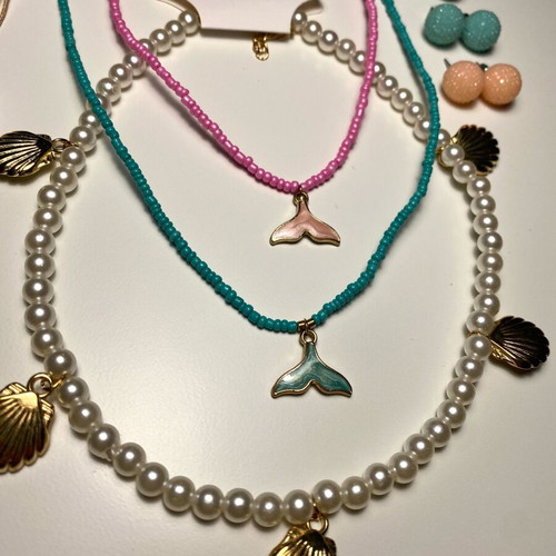 Summer jewelry set new with 3 necklaces, 3 pairs of earrings and bracelet
