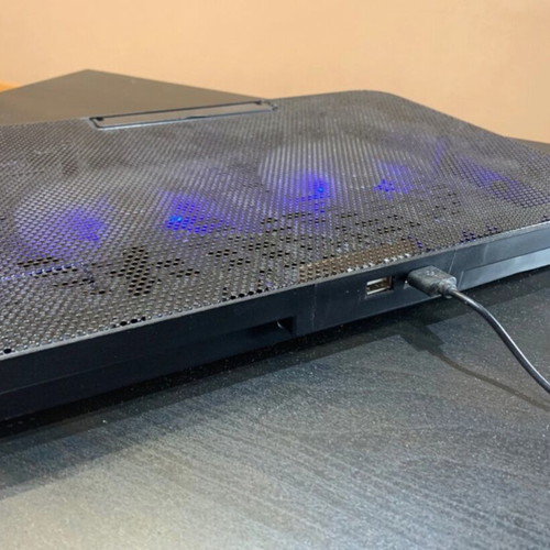 Factory N99 Cooling Pad for Laptop up to 17" with 2 Fans and Lighting like new