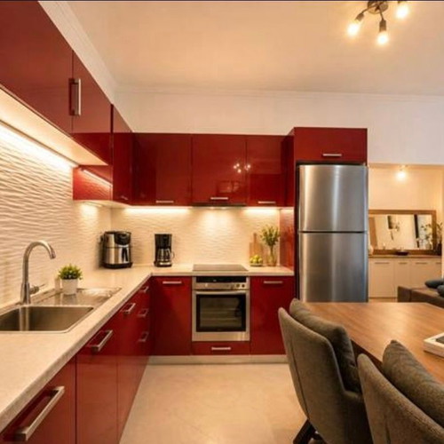 Apartment 104 sqm in Piraeus with 3 bedrooms and renovated yard 25 sqm