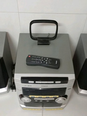 Philips stereo system used