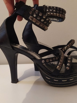 Women's sandals with studs used, size 39, black