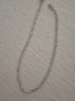 Anklet chain like new, silver color, steel