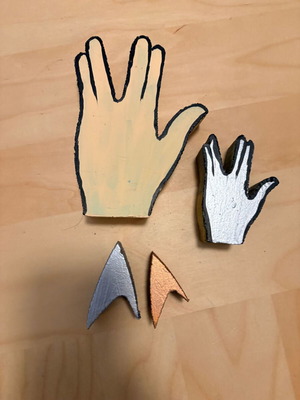 Star Trek decorative set of 4 pieces with Insignias and Vulcan Salute