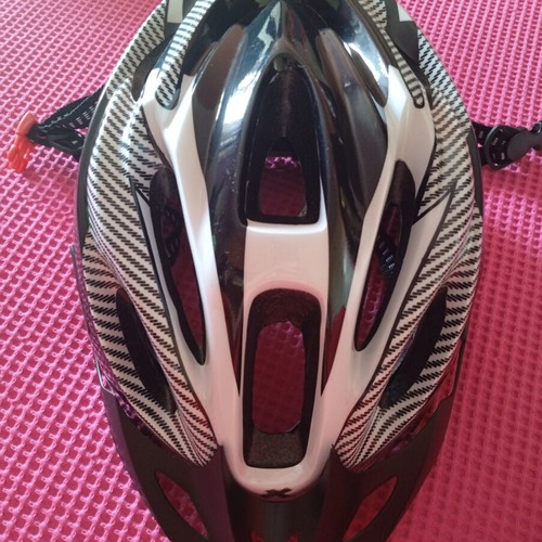 Children's bicycle helmet like new, ages 10-14