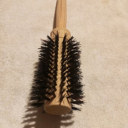 Round medium-size hair straightening brush like new