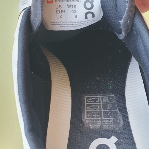 Sneakers size 42 used, white