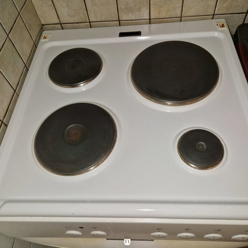 Electric kitchen stove used in very good condition