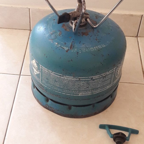 Campingaz portable stove with 2kg empty gas bottle used