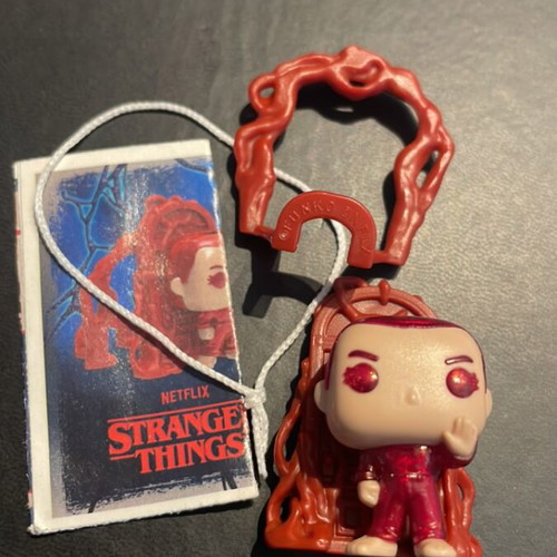 Stranger Things Kinder Joy VC276 figure with tag and string