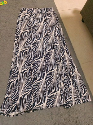 Women's maxi skirt S white and blue like new