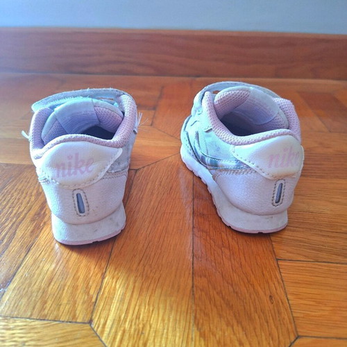 Nike baby sports shoes for girl size 21 like new