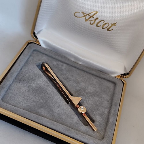 Ascot Vintage Gold Tie Clip with Authentic Case, like new
