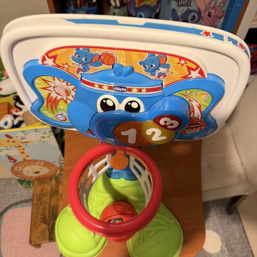 Μπασκέτα Chicco με μπάλα, φωτεινές ενδείξεις και μουσική, σαν καινούργιο