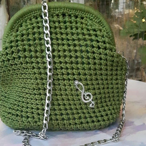 Knitted crossbody bag new, green with silver chain