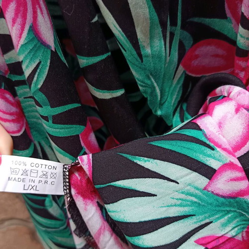 Floral skirt like new, size L/XL, multicolor