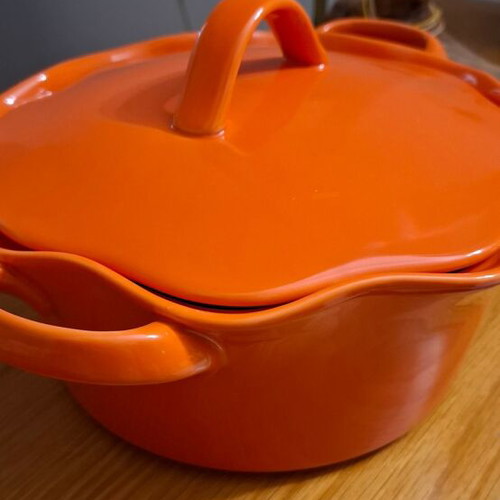 Marva heat-resistant cookware with lid orange new