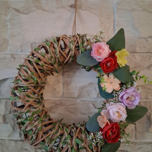 Decorative wreath new, 30cm diameter with metal frame and synthetic elements