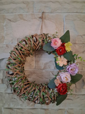 Decorative wreath new, 30cm diameter with metal frame and synthetic elements