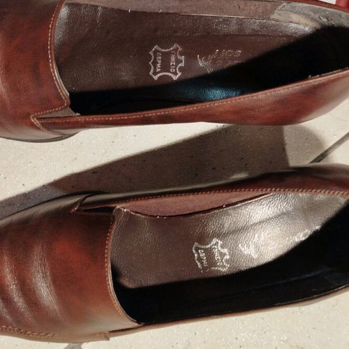 Leather pumps like new, brown, size 38