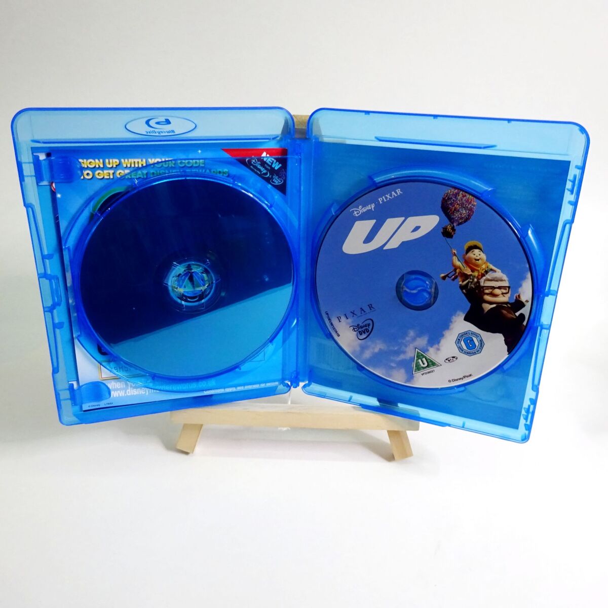 Up Disney Blu-ray + DVD used, no Greek… - € 12,50 - Vendora.cy