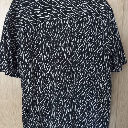 Zara men's short sleeve shirt XL like new, black print