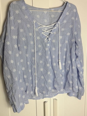 H&M women's shirt used, size 40, blue white cotton embroidered flowers