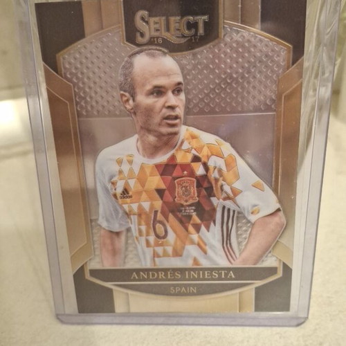 Andres Iniesta Panini Select 2016 card