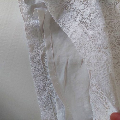 Guess lace white shorts size large like new