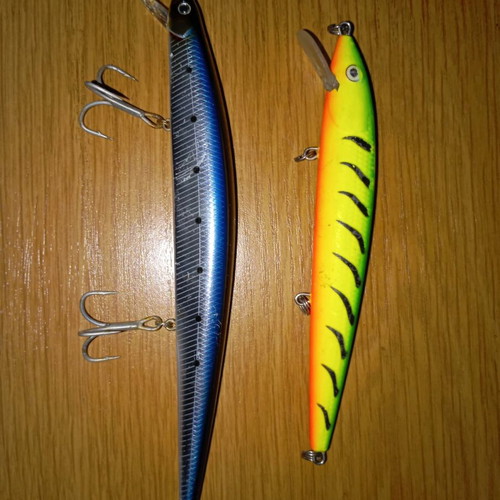 Artificial fishing lures used, 2 pieces