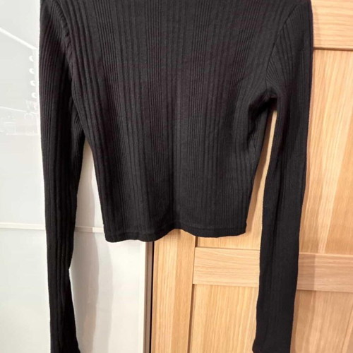 Long-sleeved top black size S like new