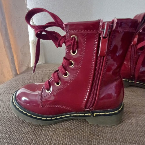 Mix Mind patent leather boots used, size 26, red for girls