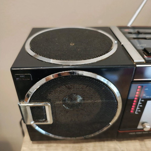 Sanyo M7740l Mini Boombox used, radio cassette working
