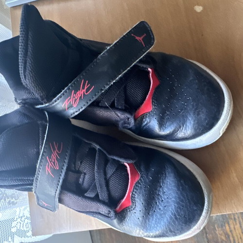 Nike kids' athletic shoes size 33 like new, black