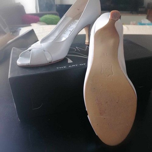 Thomas Shoes white bridal pumps like new size 35