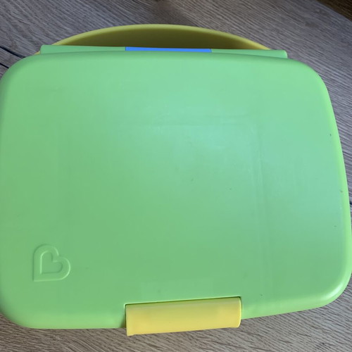 Munchkin Lunch Box green/blue like new with compartments