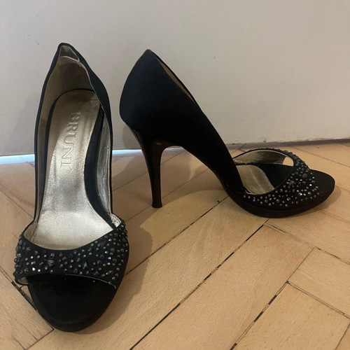Bruni pumps size 36 black like new