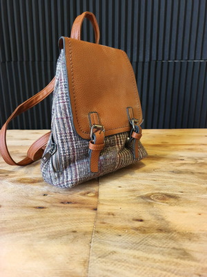 Women’s checked backpack bag with brown leatherette like new