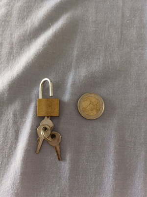 Padlock used with 3 keys, small size
