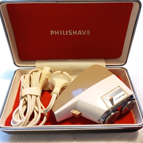 Philips Philishave SC 7960 electric razor used with original case