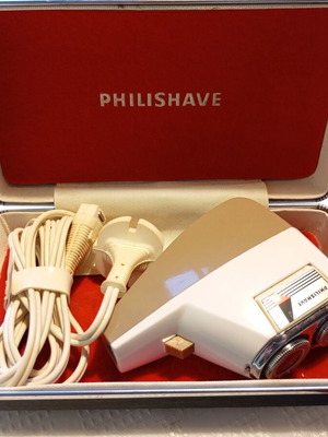 Philips Philishave SC 7960 electric razor used with original case